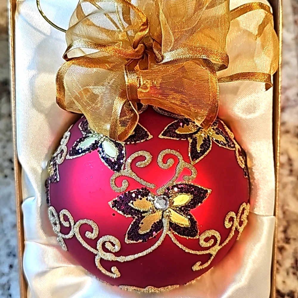 Christmas Balls 2008 Year Manufactured Collectible Holiday & Seasonal